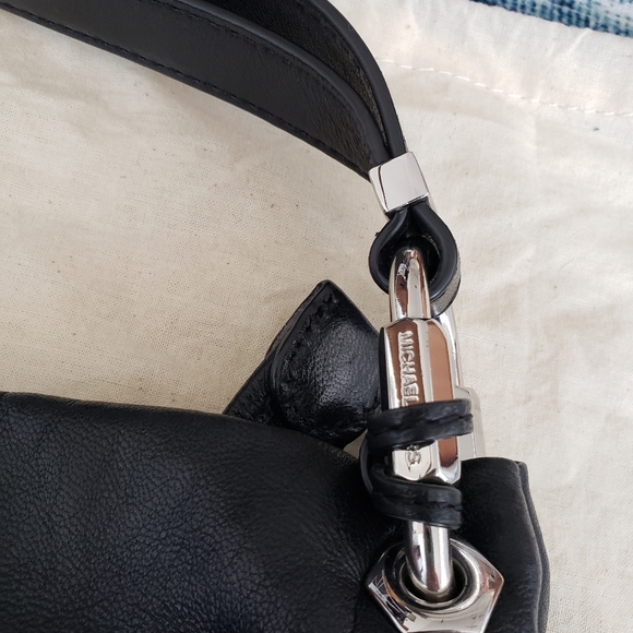 Michael Kors large leather hobo - EUC - Picture 4 of 11